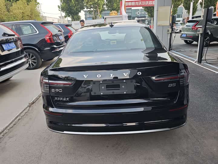 Volvo S90 2026 2026款 B5 智逸豪华版
