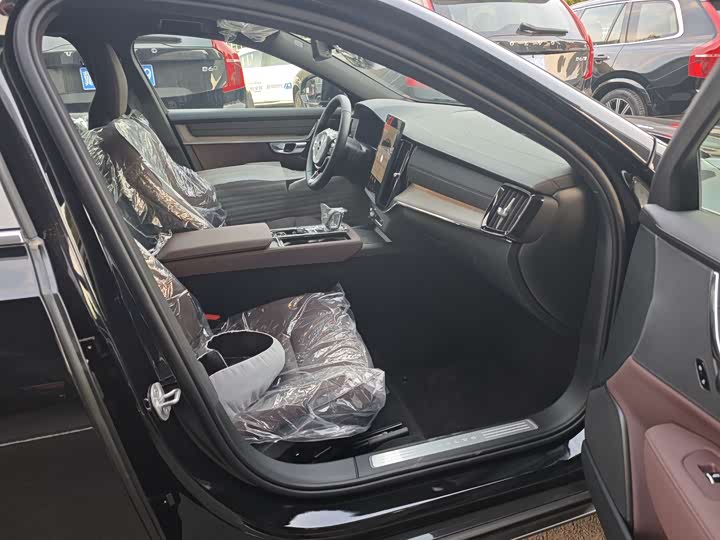 Volvo S90 2026 2026款 B5 智逸豪华版