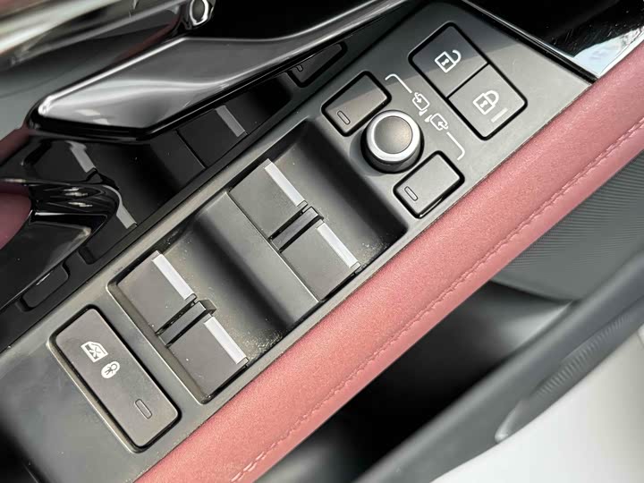 Land Rover Range Rover Evoque L 2024 2024款 揽胜极光L SE 驭光尊耀版