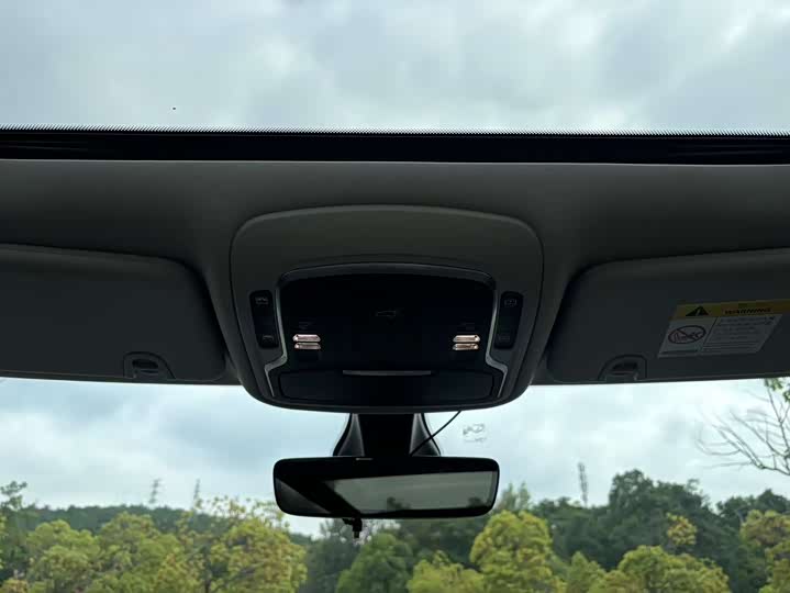 Jeep Grand Commander 2022 2022款 2.0T 两驱豪华版