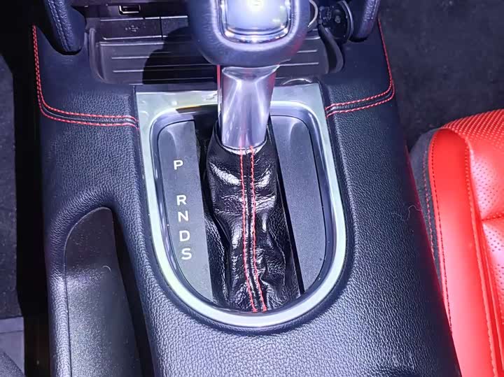 Ford Mustang 2021 2021款 2.3T EcoBoost 黑曜魅影特别版