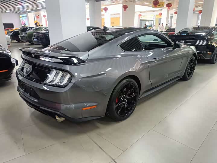 Ford Mustang 2021 2021款 2.3T EcoBoost 黑曜魅影特别版