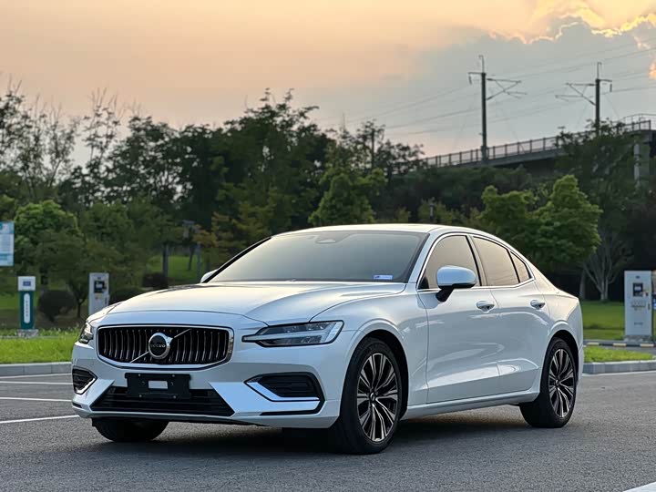 Volvo S60 2025 2025款 B4 智远豪华版