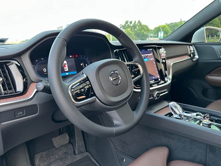 Volvo S60 2025 2025款 B4 智远豪华版