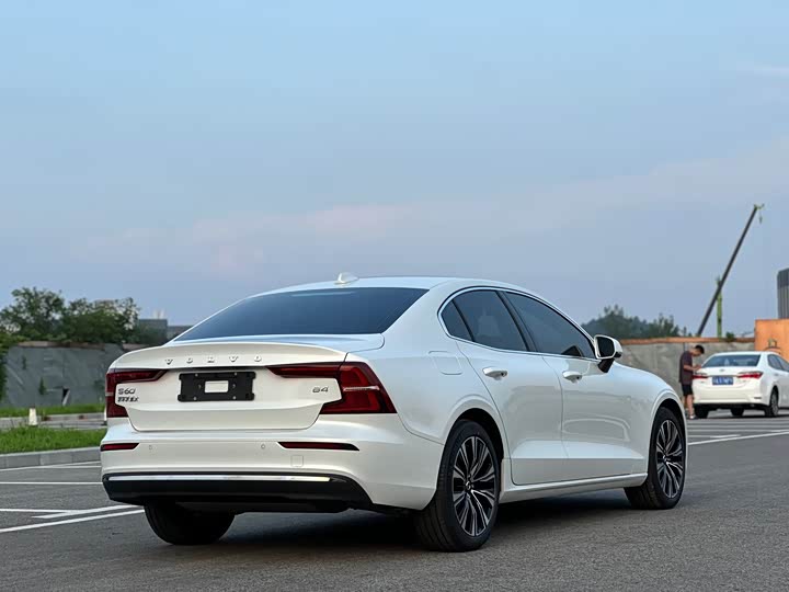 Volvo S60 2025 2025款 B4 智远豪华版