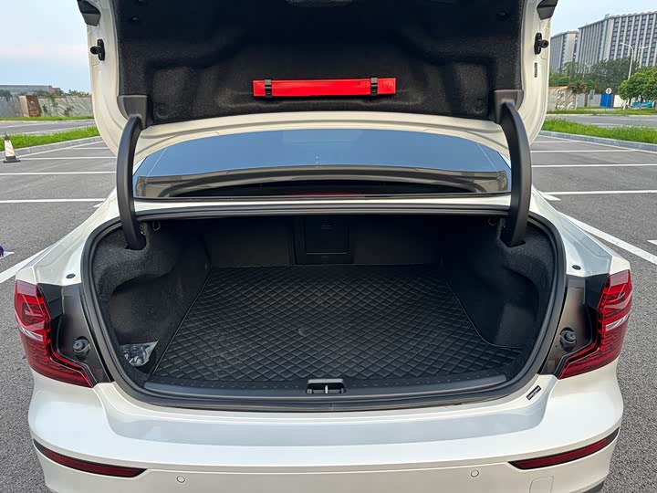 Volvo S60 2025 2025款 B4 智远豪华版