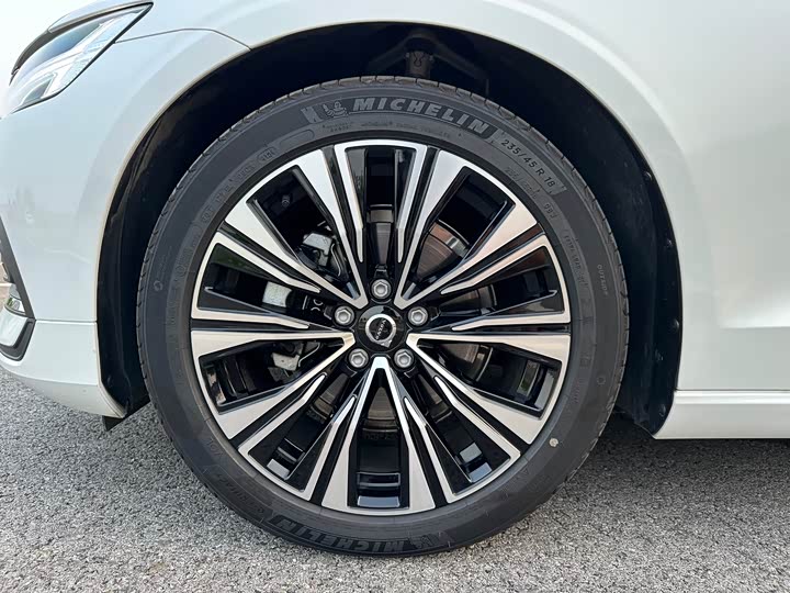 Volvo S60 2025 2025款 B4 智远豪华版