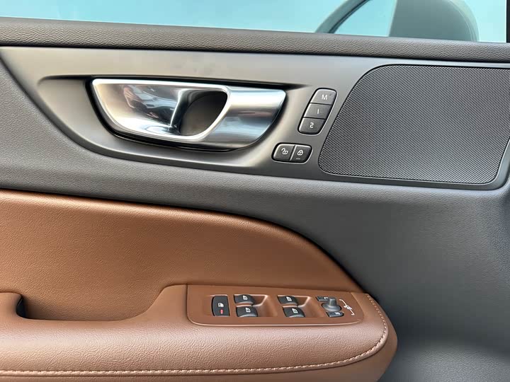 Volvo S60 2025 2025款 B4 智远豪华版