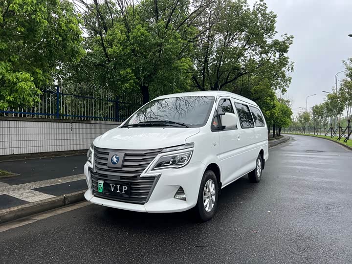 Dongfeng Forthing Lingzhi M5 EV 2022 2022款 普通版 基本型 7座