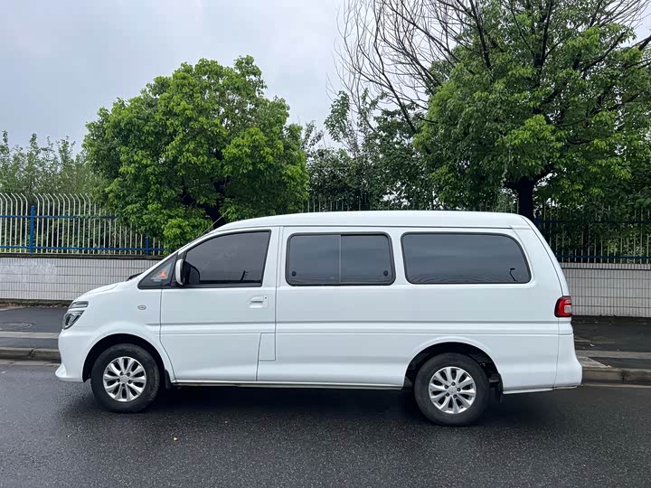 Dongfeng Forthing Lingzhi M5 EV 2022 2022款 普通版 基本型 7座