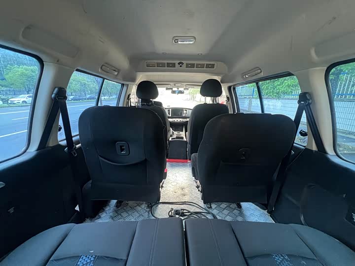 Dongfeng Forthing Lingzhi M5 EV 2022 2022款 普通版 基本型 7座