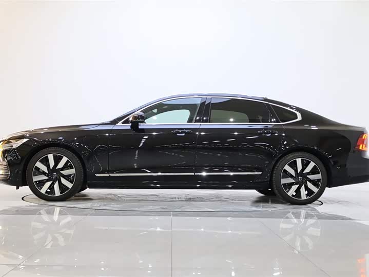 Volvo S90 Hybrid 2024 2024款 插电式混动 四驱长续航智雅豪华版