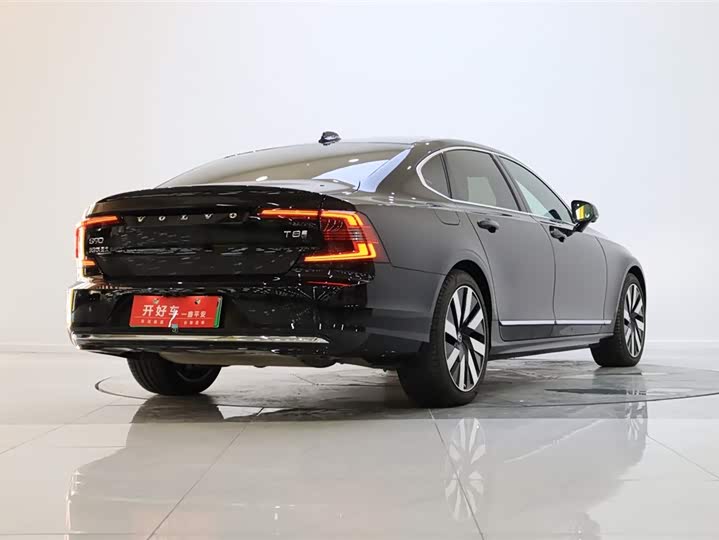 Volvo S90 Hybrid 2024 2024款 插电式混动 四驱长续航智雅豪华版