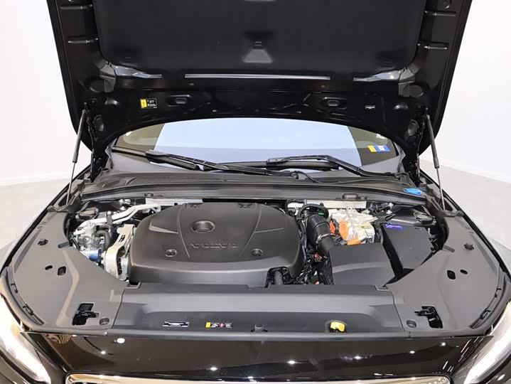 Volvo S90 Hybrid 2024 2024款 插电式混动 四驱长续航智雅豪华版