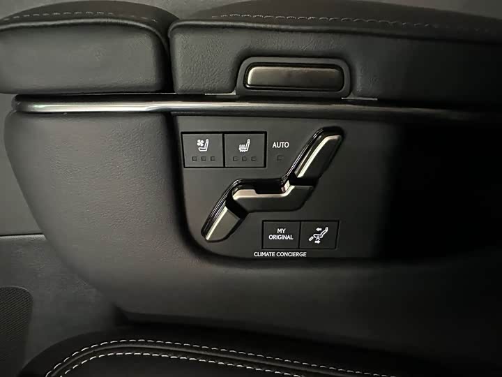 Lexus LM 2023 2023款 350h 七座隽雅版