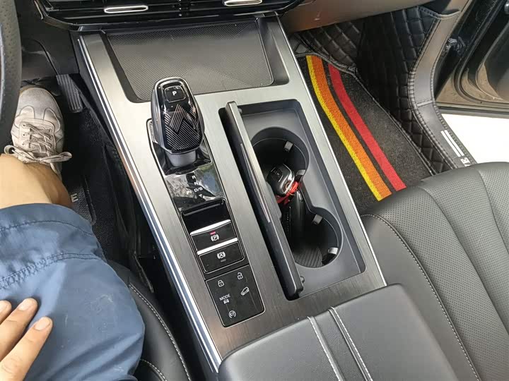 Roewe RX5 Max 2022 2022款 2.0T 自动有为尊荣版