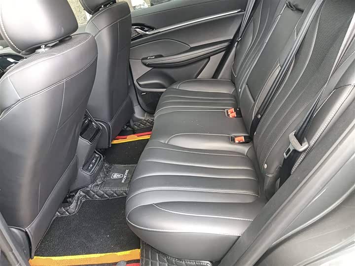 Roewe RX5 Max 2022 2022款 2.0T 自动有为尊荣版