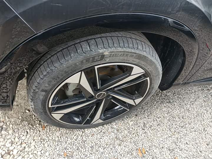 Roewe RX5 Max 2022 2022款 2.0T 自动有为尊荣版