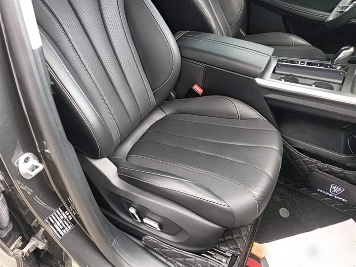 Roewe RX5 Max 2022 2022款 2.0T 自动有为尊荣版