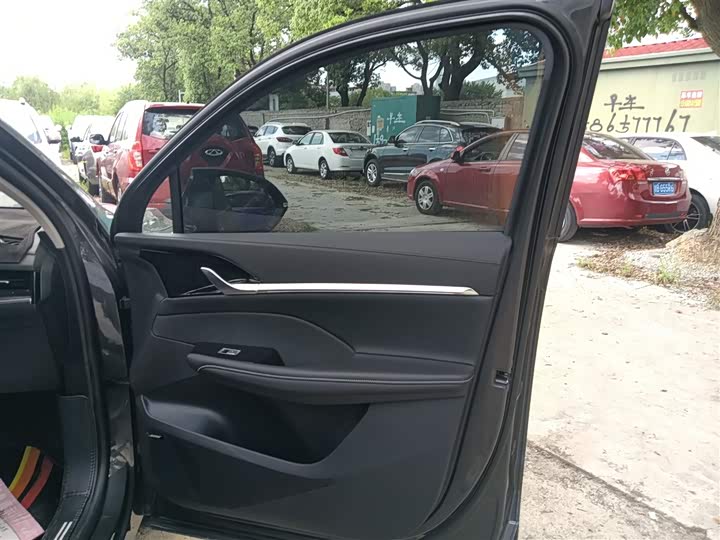 Roewe RX5 Max 2022 2022款 2.0T 自动有为尊荣版