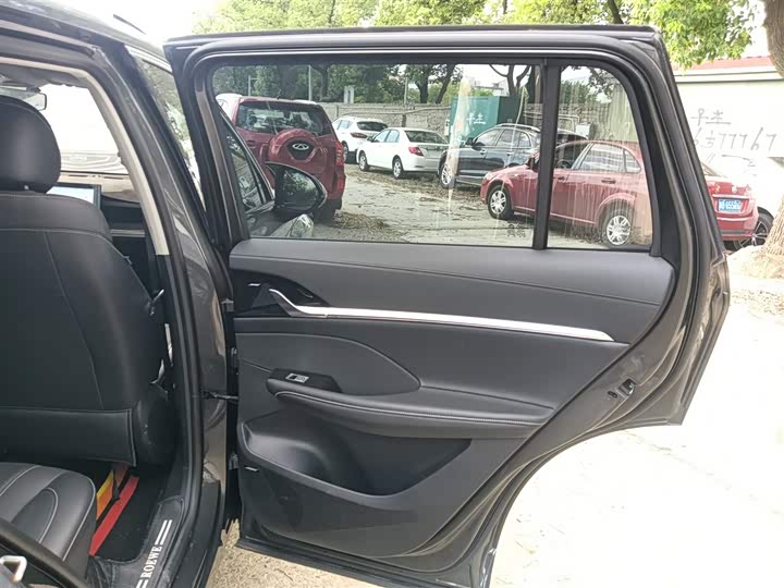 Roewe RX5 Max 2022 2022款 2.0T 自动有为尊荣版