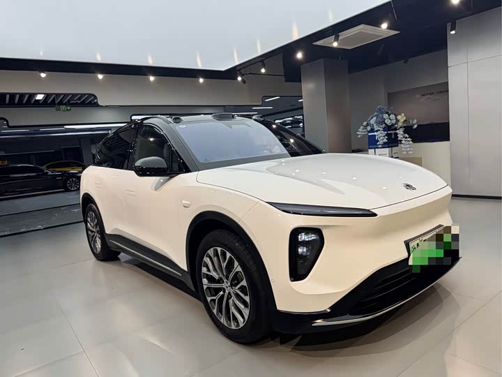 2025 Nio ES6