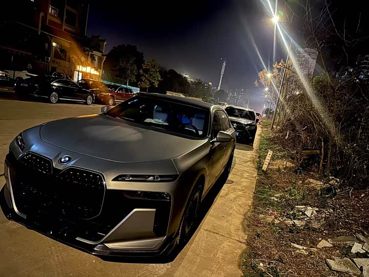 BMW i7 2023 2023款 xDrive60L M运动套装