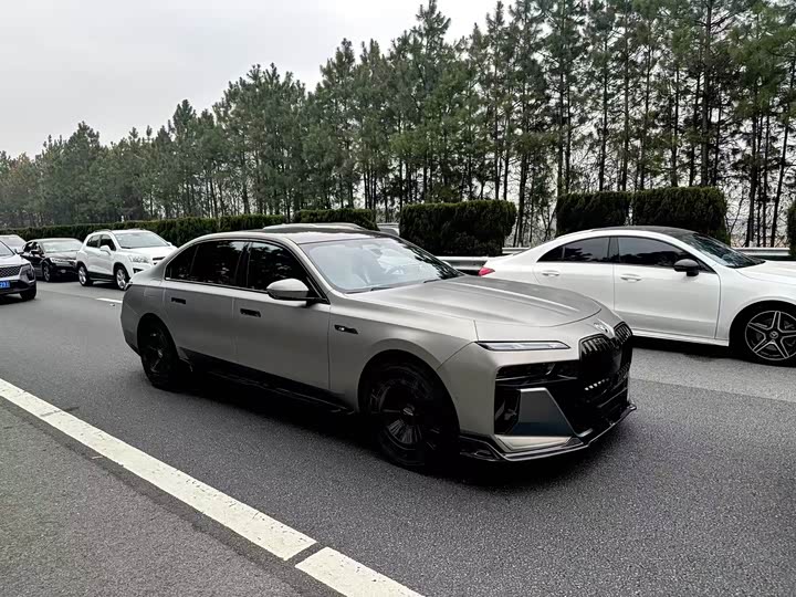 BMW i7 2023 2023款 xDrive60L M运动套装