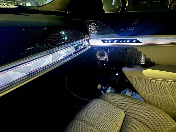 BMW i7 2023 2023款 xDrive60L M运动套装