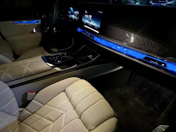 BMW i7 2023 2023款 xDrive60L M运动套装