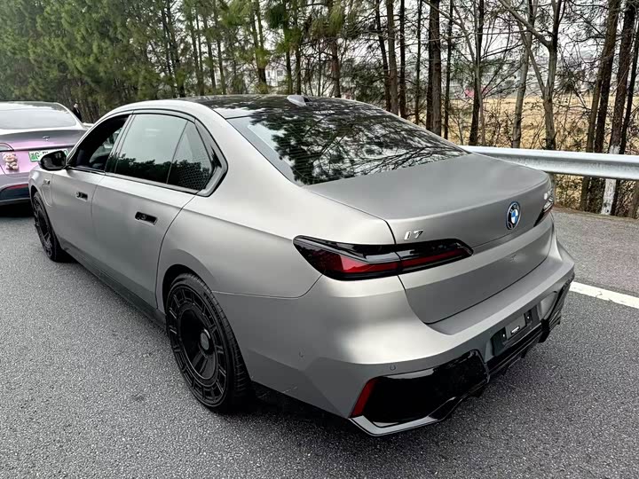 BMW i7 2023 2023款 xDrive60L M运动套装