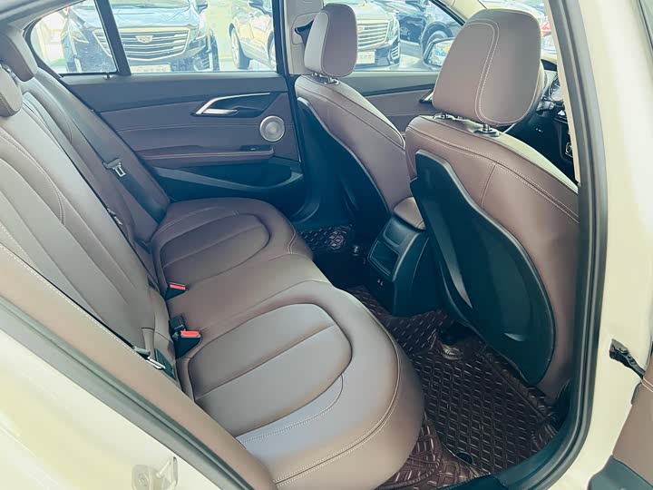 BMW 1 Series 2023 2023款 120i M运动曜夜版