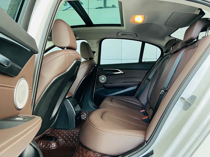 BMW 1 Series 2023 2023款 120i M运动曜夜版