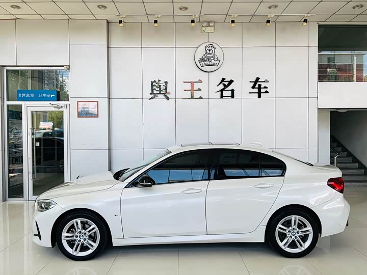 BMW 1 Series 2023 2023款 120i M运动曜夜版