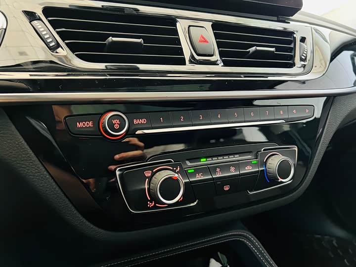 BMW 1 Series 2023 2023款 120i M运动曜夜版