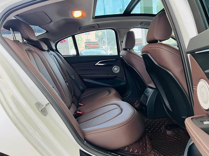 BMW 1 Series 2023 2023款 120i M运动曜夜版