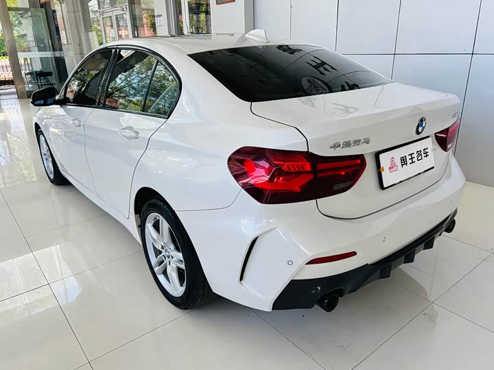 BMW 1 Series 2023 2023款 120i M运动曜夜版