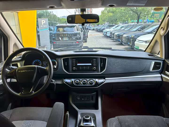 Dongfeng Forthing Lingzhi M5 EV 2022 2022款 普通版 基本型 7座