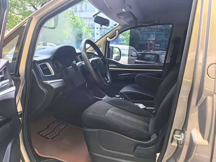 Dongfeng Forthing Lingzhi M5 EV 2022 2022款 普通版 基本型 7座