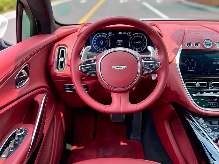 Aston Martin DBX 2022 2022款 3.0T STRAIGHT-SIX