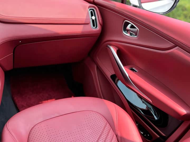 Aston Martin DBX 2022 2022款 3.0T STRAIGHT-SIX