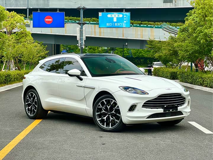 Aston Martin DBX 2022 2022款 3.0T STRAIGHT-SIX
