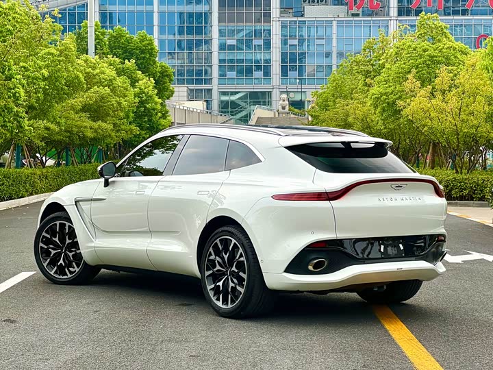 Aston Martin DBX 2022 2022款 3.0T STRAIGHT-SIX