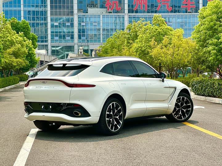 Aston Martin DBX 2022 2022款 3.0T STRAIGHT-SIX
