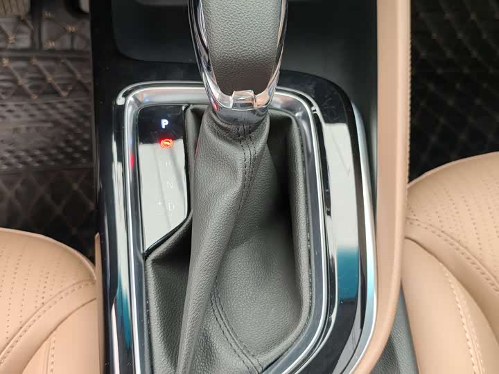 Buick GL6 2021 2021款 323T 轻混动互联豪华型