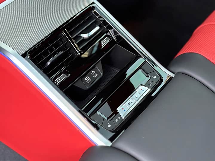 BMW 8 Series 2022 2022款 840i 四门轿跑车 M运动套装