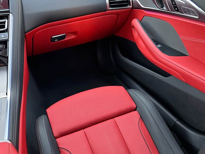 BMW 8 Series 2022 2022款 840i 四门轿跑车 M运动套装