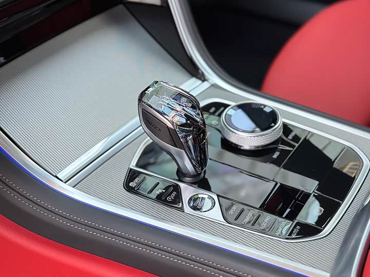 BMW 8 Series 2022 2022款 840i 四门轿跑车 M运动套装