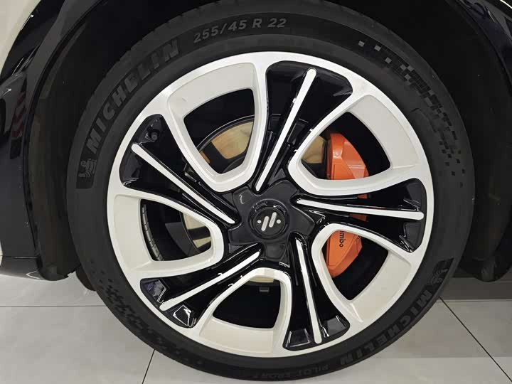 IM motors LS7 2023 2023款 100kWh Pro四驱版