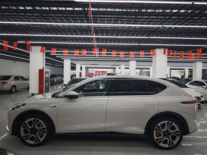 IM motors LS7 2023 2023款 100kWh Pro四驱版